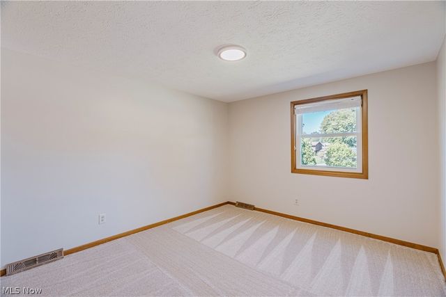 15133 Dogwood Circle, Middleburg Heights, OH 44130