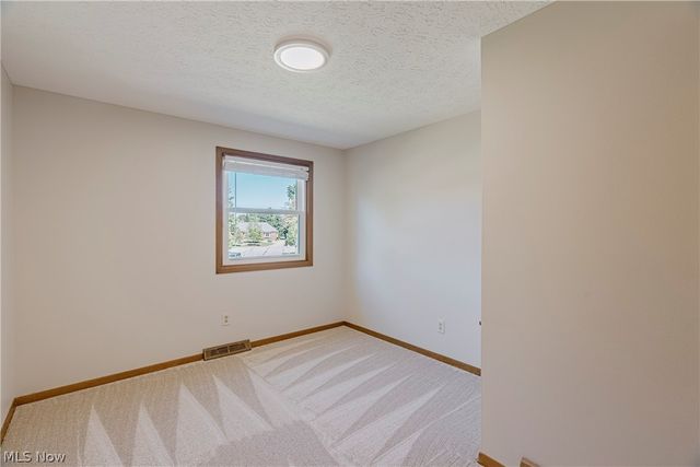 15133 Dogwood Circle, Middleburg Heights, OH 44130