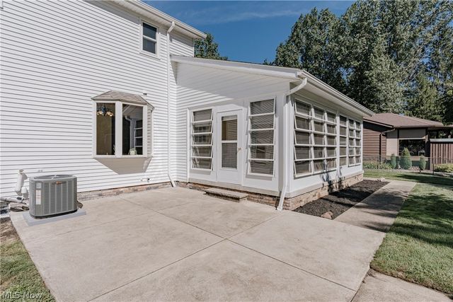 15133 Dogwood Circle, Middleburg Heights, OH 44130