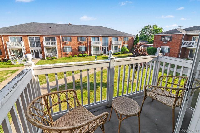2440 Parmenter Boulevard 204, Royal Oak, MI 48073