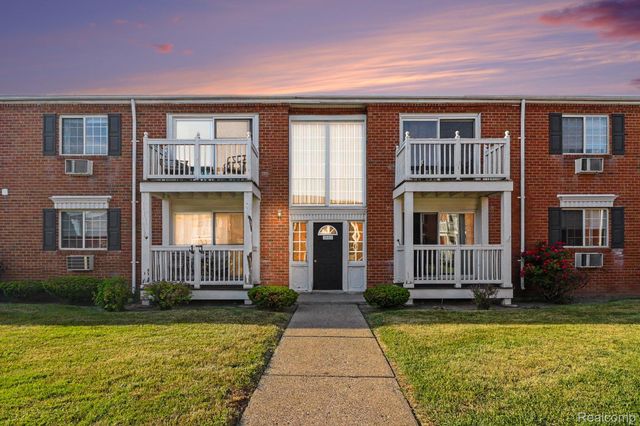 2440 Parmenter Boulevard 204, Royal Oak, MI 48073