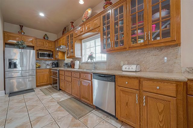 1241 Terrazas Lane, Sealy, TX 77474