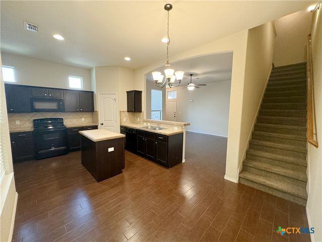 602 Creekside Circle, New Braunfels, TX 78130