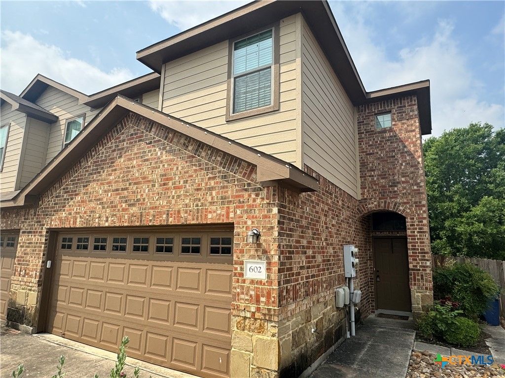 602 Creekside Circle, New Braunfels, TX 78130