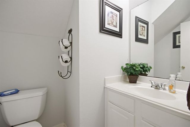 1202 Fairlane Square, Channelview, TX 77530