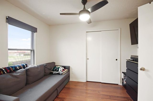 1202 Fairlane Square, Channelview, TX 77530