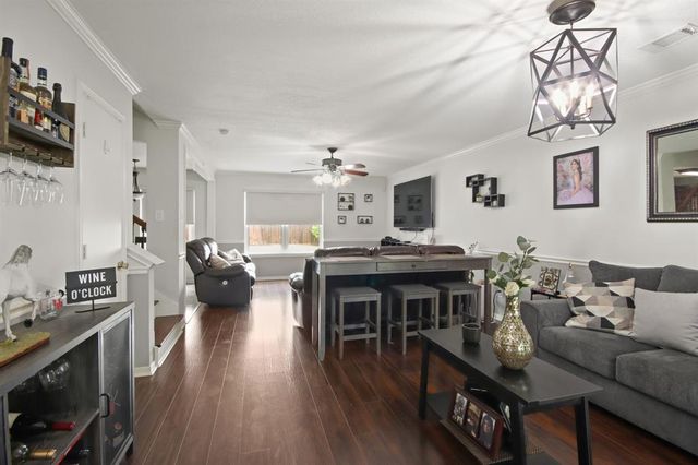 1202 Fairlane Square, Channelview, TX 77530