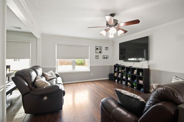1202 Fairlane Square, Channelview, TX 77530