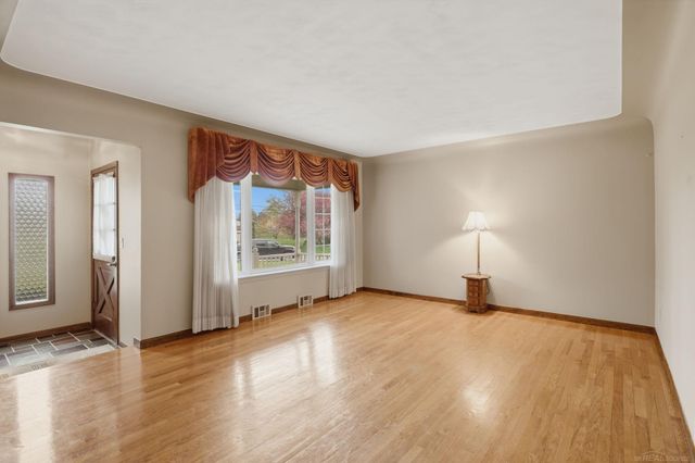54895 Starlite Drive, Shelby Twp, MI 48316