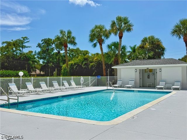 1310 Charleston Square DR 101, Naples, FL 34110