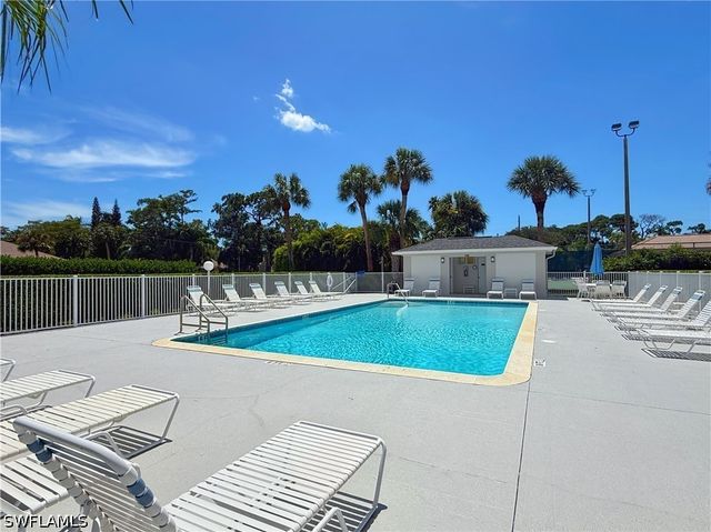1310 Charleston Square DR 101, Naples, FL 34110