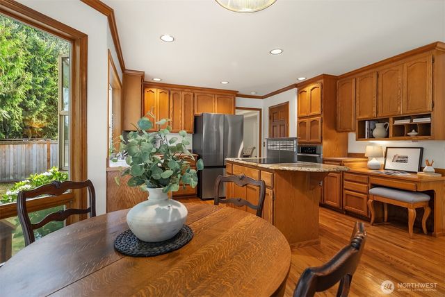 22413 NE 9th Drive, Sammamish, WA 98074