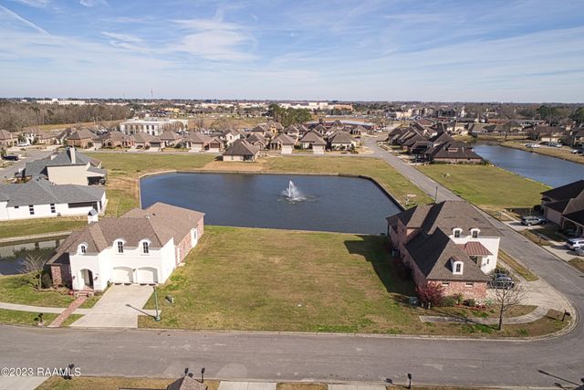 102 Deer Run Drive, Lafayette, LA 70506