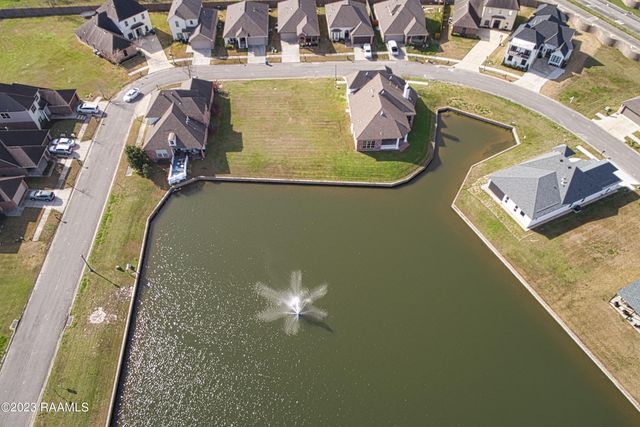 102 Deer Run Drive, Lafayette, LA 70506