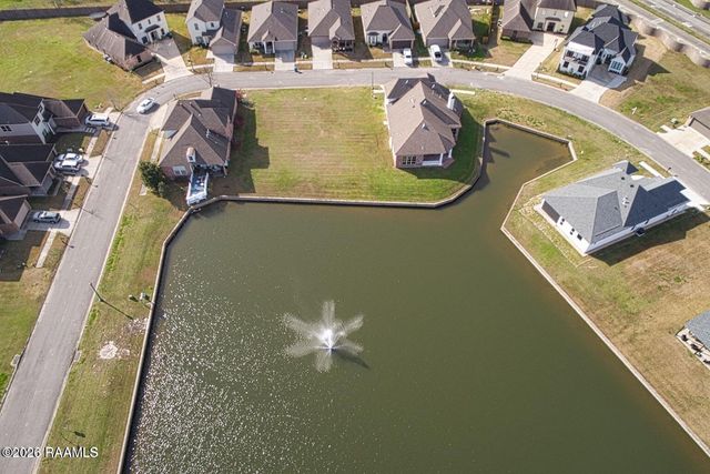 102 Deer Run Drive, Lafayette, LA 70506