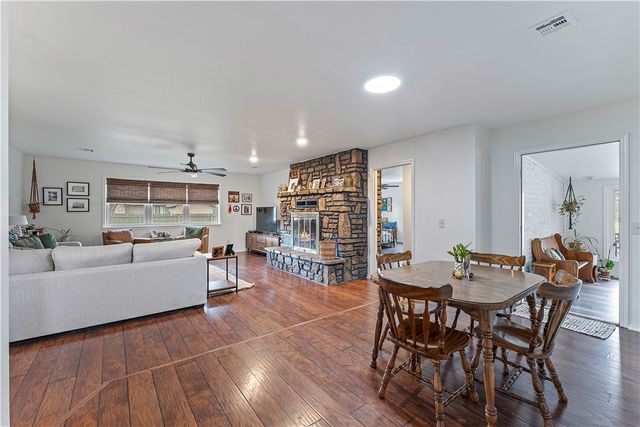 1710 Mayflower Road, Bentonville, AR 72713