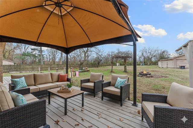 1710 Mayflower Road, Bentonville, AR 72713