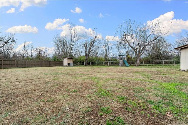 1710 Mayflower Road, Bentonville, AR 72713