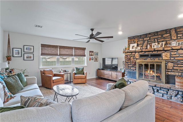 1710 Mayflower Road, Bentonville, AR 72713