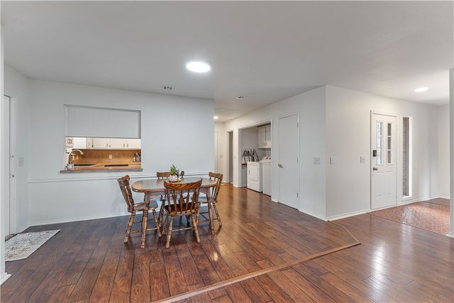 1710 Mayflower Road, Bentonville, AR 72713