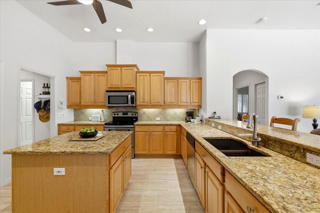 10010 CHERRY HILLS AVENUE CIRCLE, Bradenton, FL 34202