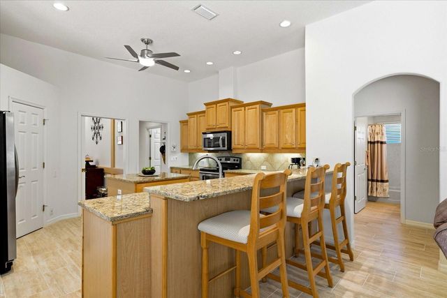 10010 CHERRY HILLS AVENUE CIRCLE, Bradenton, FL 34202