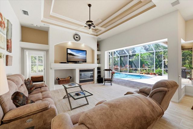 10010 CHERRY HILLS AVENUE CIRCLE, Bradenton, FL 34202
