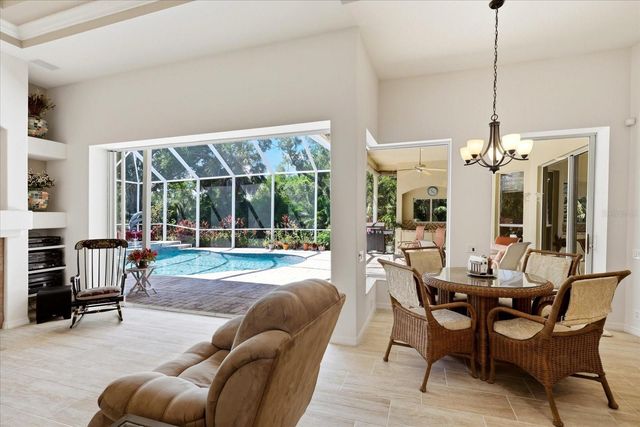 10010 CHERRY HILLS AVENUE CIRCLE, Bradenton, FL 34202