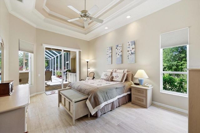 10010 CHERRY HILLS AVENUE CIRCLE, Bradenton, FL 34202