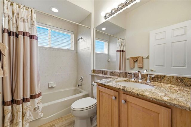 10010 CHERRY HILLS AVENUE CIRCLE, Bradenton, FL 34202