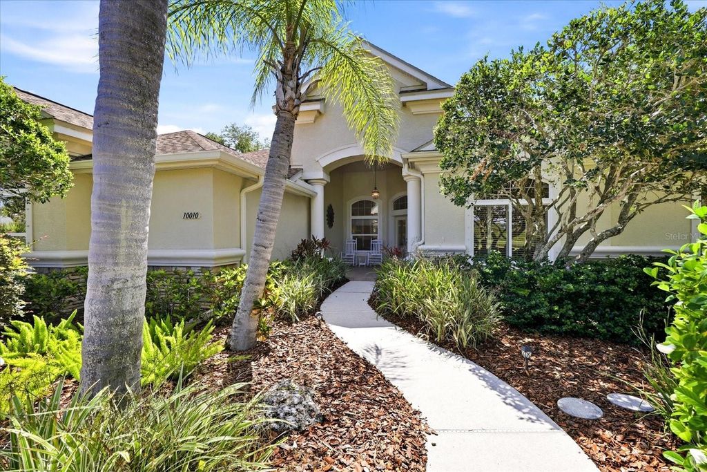 10010 CHERRY HILLS AVENUE CIRCLE, Bradenton, FL 34202
