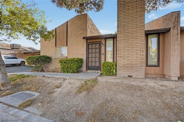 1702 Marathon Drive, Las Vegas, NV 89108
