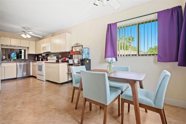 5598 Witney Dr 214, Delray Beach, FL 33484
