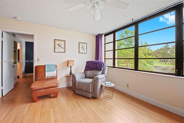 5598 Witney Dr 214, Delray Beach, FL 33484