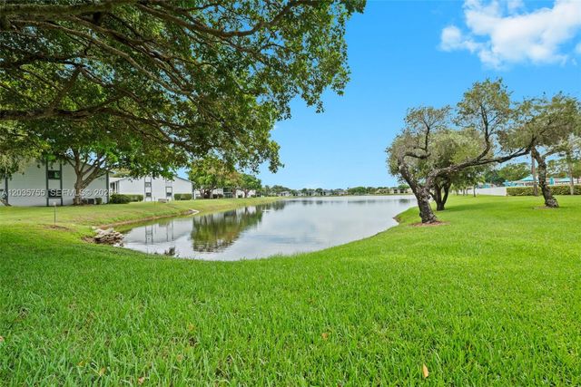 5598 Witney Dr 214, Delray Beach, FL 33484