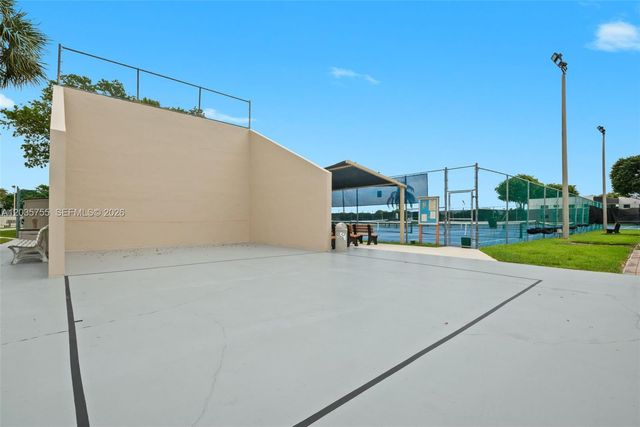 5598 Witney Dr 214, Delray Beach, FL 33484