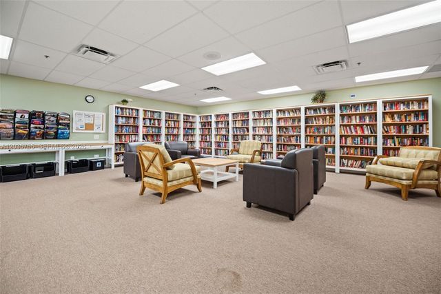 5598 Witney Dr 214, Delray Beach, FL 33484