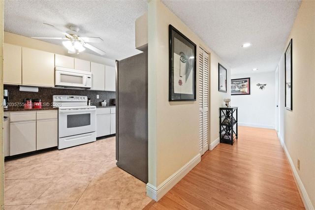 5598 Witney Dr 214, Delray Beach, FL 33484