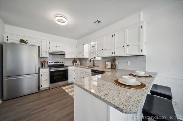 4307 S Hickory Place, Broken Arrow, OK 74011