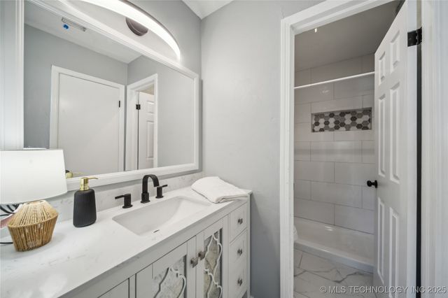 4307 S Hickory Place, Broken Arrow, OK 74011