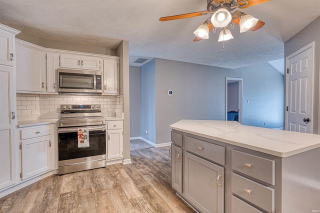 213 Westbriar Boulevard, Newburgh, IN 47630