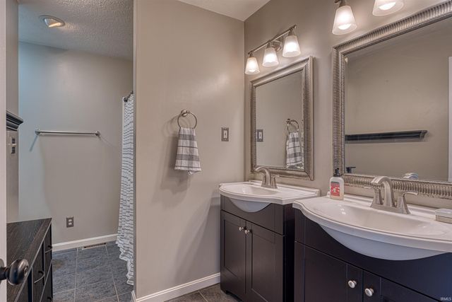 213 Westbriar Boulevard, Newburgh, IN 47630