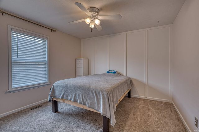 213 Westbriar Boulevard, Newburgh, IN 47630