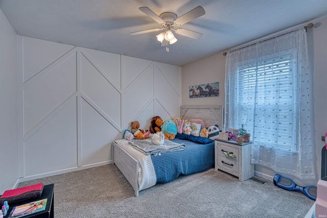 213 Westbriar Boulevard, Newburgh, IN 47630