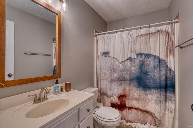 213 Westbriar Boulevard, Newburgh, IN 47630