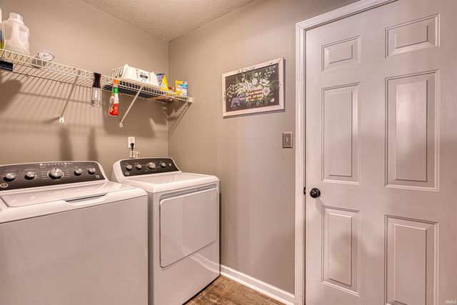 213 Westbriar Boulevard, Newburgh, IN 47630