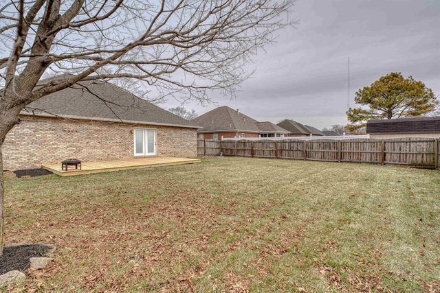 213 Westbriar Boulevard, Newburgh, IN 47630