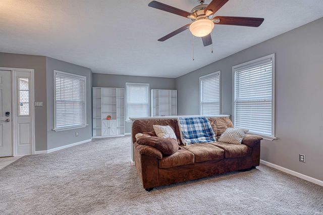 213 Westbriar Boulevard, Newburgh, IN 47630