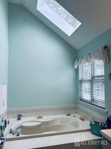 33 Bennett Road, Old Bridge, NJ 07747