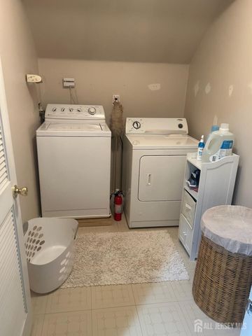 33 Bennett Road, Old Bridge, NJ 07747